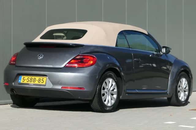 Volkswagen Beetle (2013) thumbnail 4