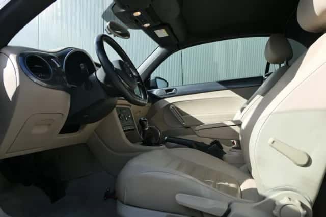 Volkswagen Beetle (2013) thumbnail 5