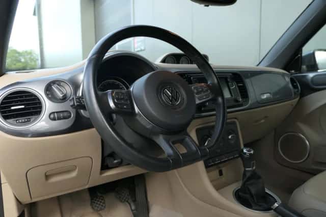 Volkswagen Beetle (2013) thumbnail 6