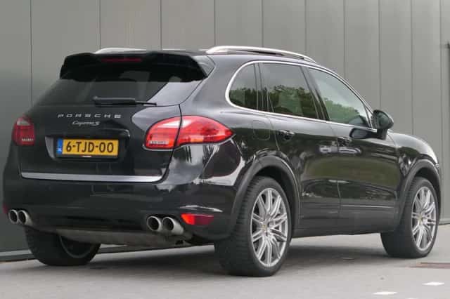 Porsche Cayenne (2012) thumbnail 2