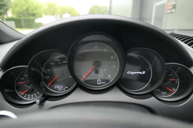 Porsche Cayenne (2012) thumbnail 5
