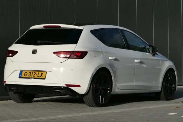 SEAT Leon (2013) thumbnail 2