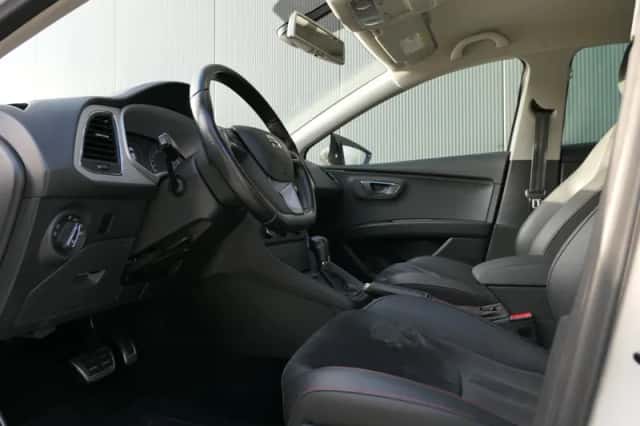 SEAT Leon (2013) thumbnail 3