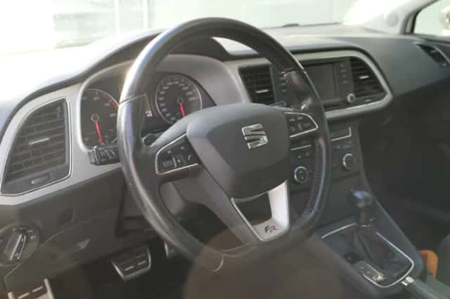 SEAT Leon (2013) thumbnail 4