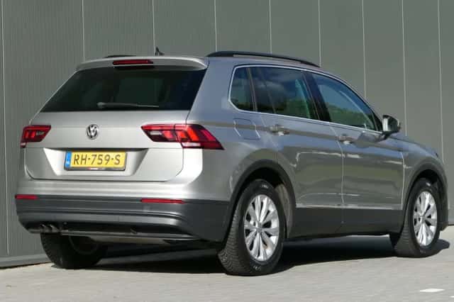 Volkswagen Tiguan (2017) thumbnail 2