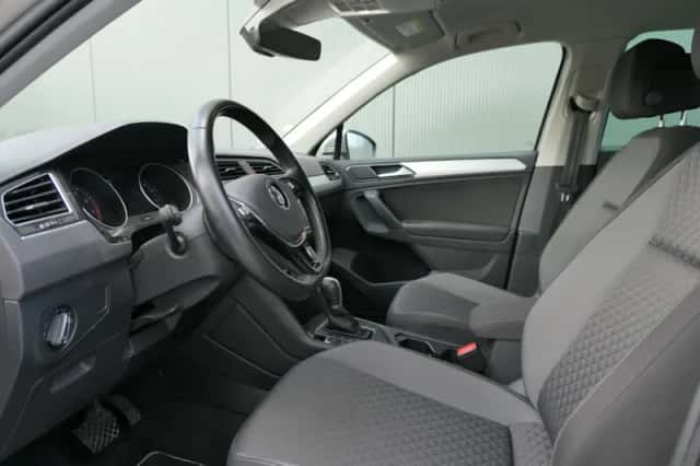 Volkswagen Tiguan (2017) thumbnail 3