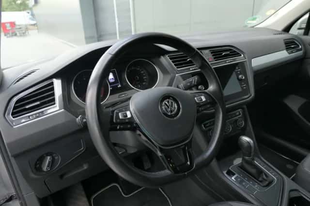Volkswagen Tiguan (2017) thumbnail 4