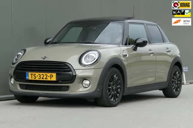 MINI Cooper (2018) thumbnail 1
