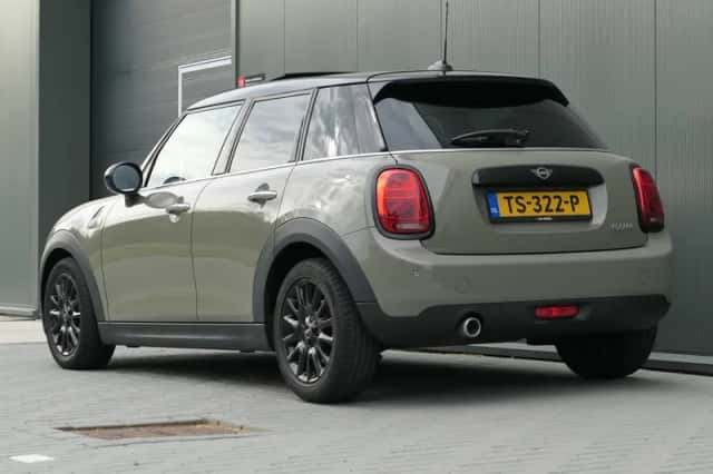 MINI Cooper (2018) thumbnail 4