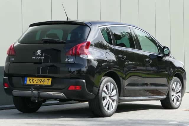 Peugeot 3008 (2016) thumbnail 2
