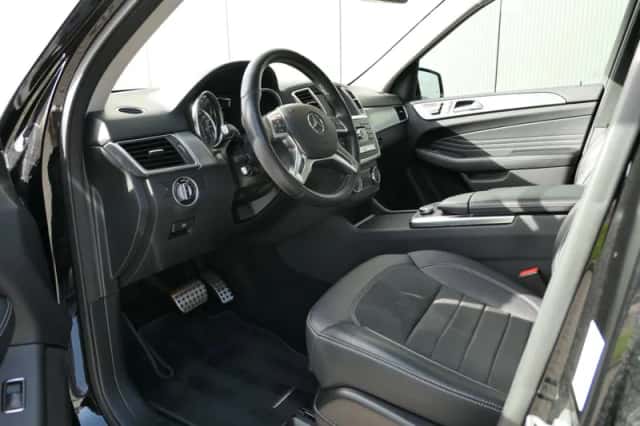 Mercedes-Benz M-Klasse (2012) thumbnail 3