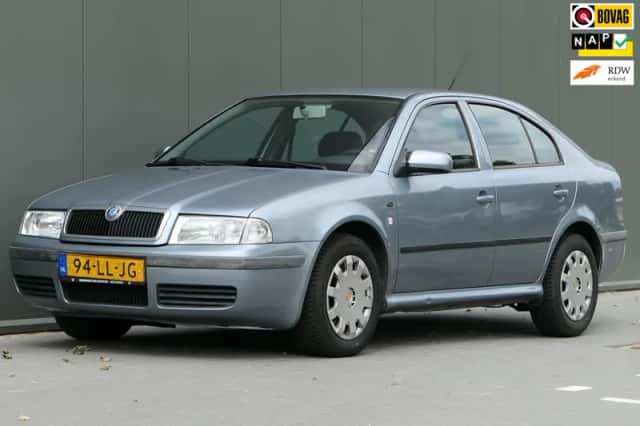 Škoda Octavia (2003) thumbnail 1