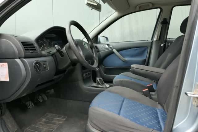 Škoda Octavia (2003) thumbnail 3