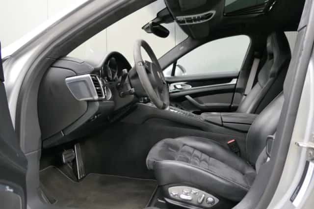 Porsche Panamera (2012) thumbnail 3