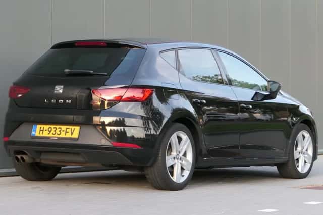 SEAT Leon (2018) thumbnail 2
