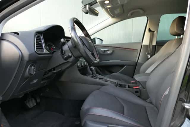 SEAT Leon (2018) thumbnail 3