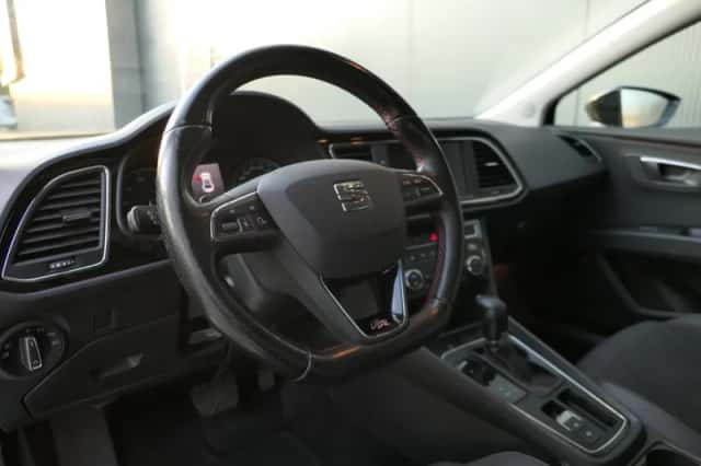 SEAT Leon (2018) thumbnail 4