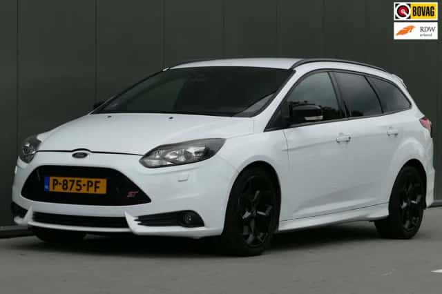 Ford Focus (2012) thumbnail 1