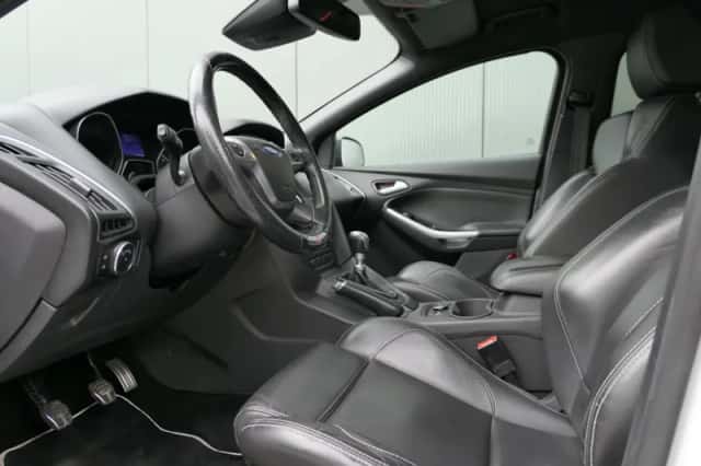 Ford Focus (2012) thumbnail 3