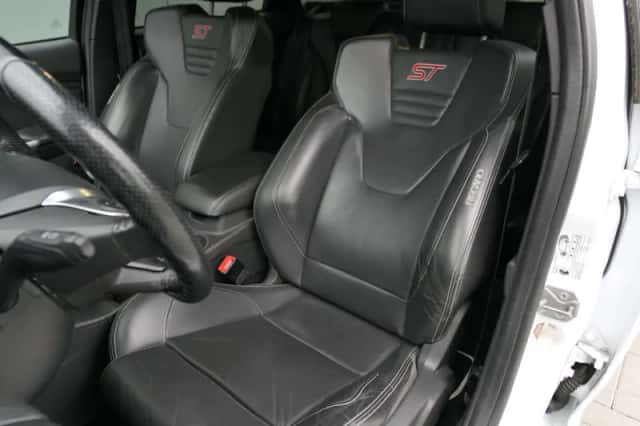 Ford Focus (2012) thumbnail 4