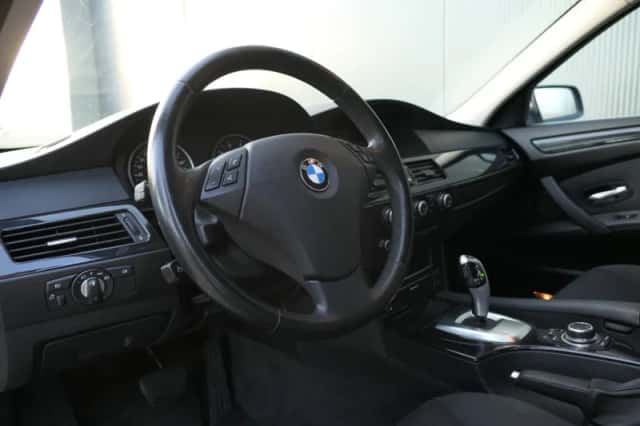 BMW 5-Serie (2009) thumbnail 4