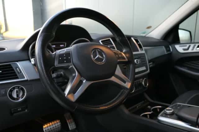 Mercedes-Benz M-Klasse (2012) thumbnail 4