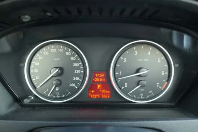 BMW X5 (2010) thumbnail 5