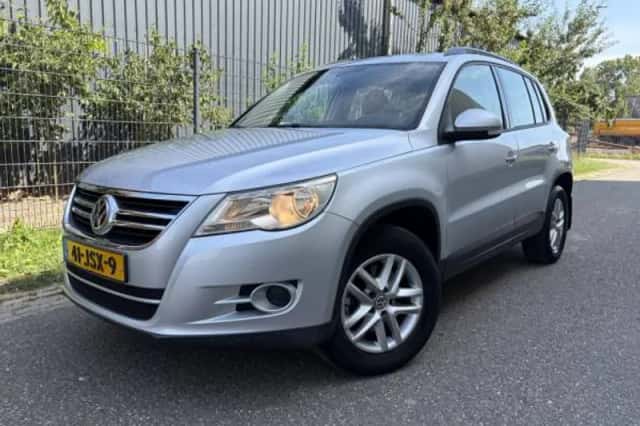 Volkswagen Tiguan (2009) thumbnail 1