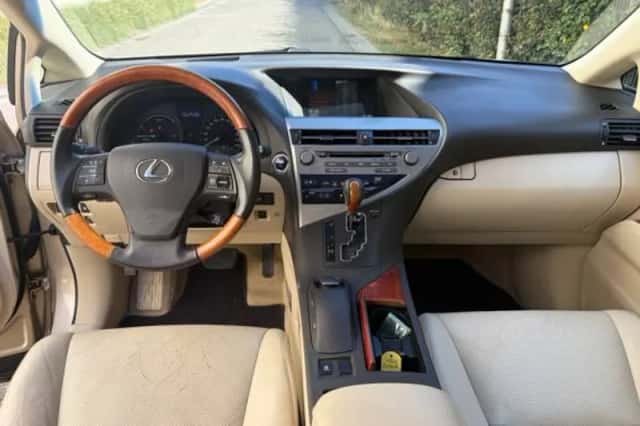 Lexus RX (2010) thumbnail 3