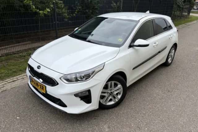 Kia Ceed (2020) thumbnail 2