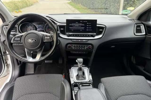 Kia Ceed (2020) thumbnail 3
