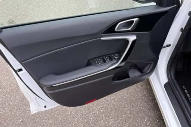 Kia Ceed (2020) thumbnail 6