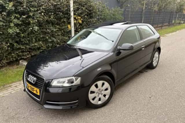 Audi A3 (2012) thumbnail 2