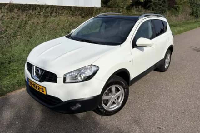 Nissan Qashqai (2011) thumbnail 2