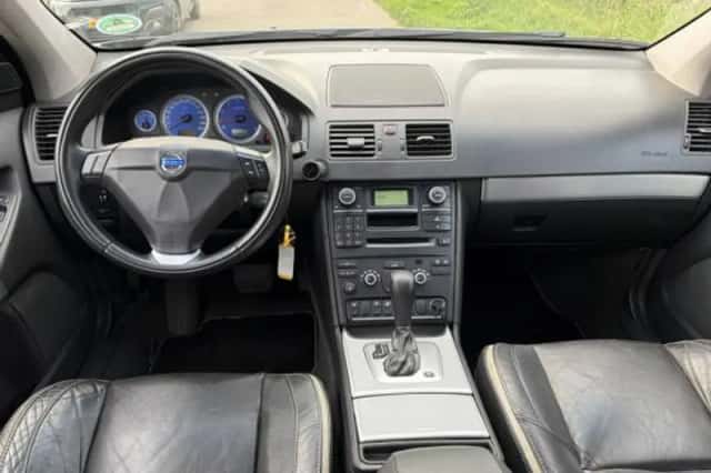 Volvo XC90 (2008) thumbnail 3