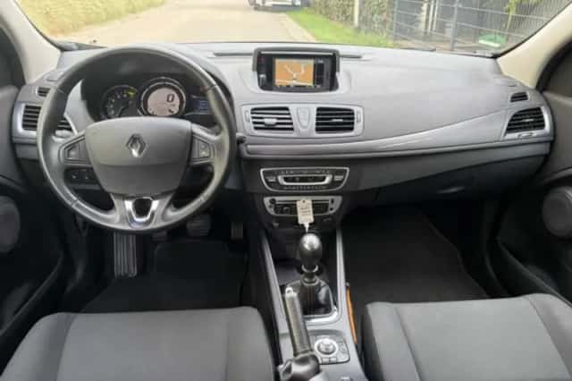 Renault Mégane (2015) thumbnail 3