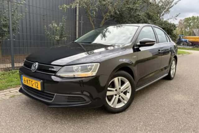 Volkswagen Jetta (2013) thumbnail 1