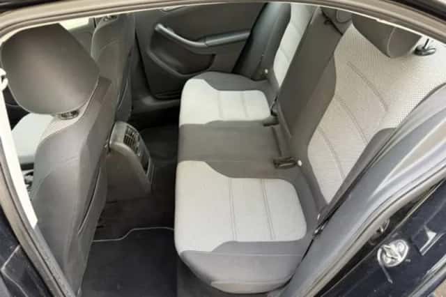 Volkswagen Jetta (2013) thumbnail 4