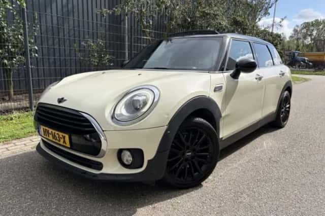 MINI Clubman (2016) thumbnail 1