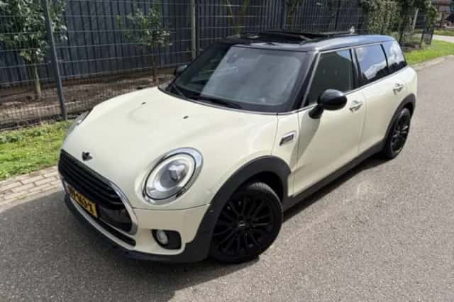MINI Clubman (2016) thumbnail 2