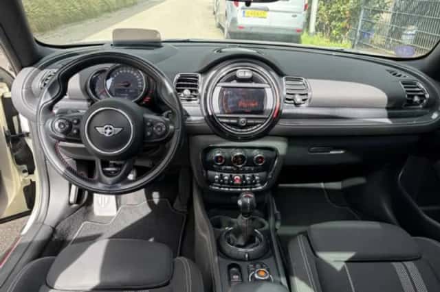 MINI Clubman (2016) thumbnail 3