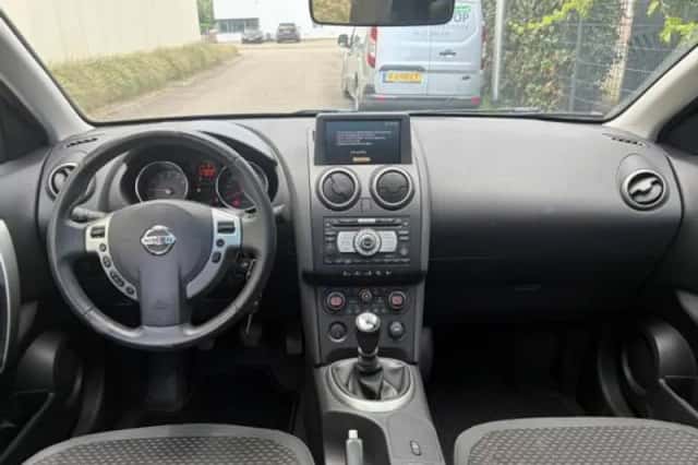 Nissan QASHQAI+2 (2009) thumbnail 3