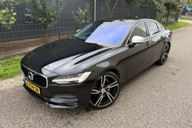 Volvo S90 (2018) thumbnail 2