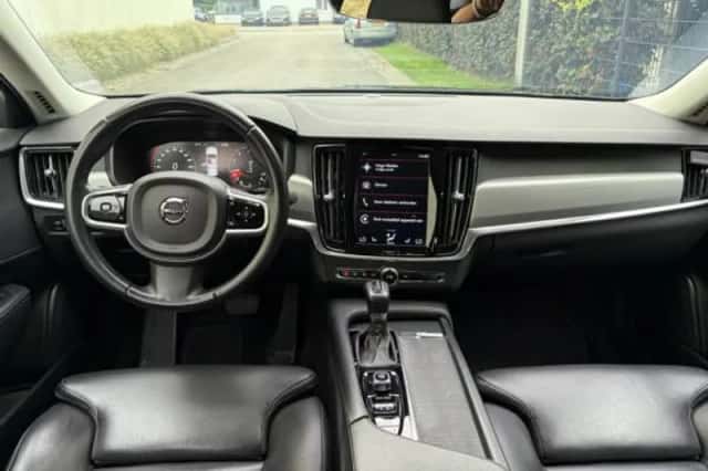 Volvo S90 (2018) thumbnail 3