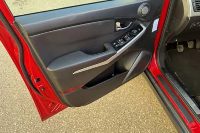 SsangYong Korando (2016) thumbnail 4
