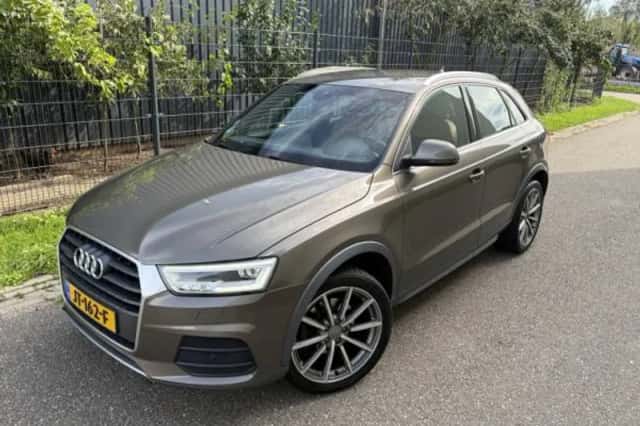 Audi Q3 (2015) thumbnail 2
