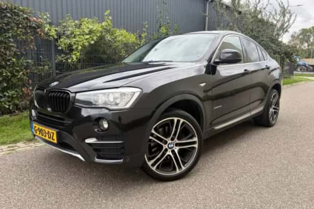 BMW X4 (2017) thumbnail 1