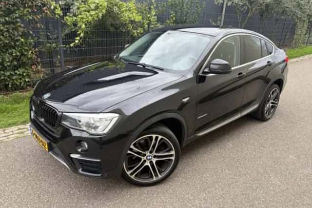 BMW X4 (2017) thumbnail 2