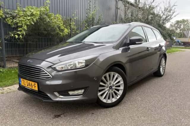 Ford Focus (2018) thumbnail 1