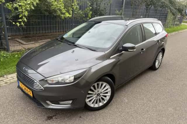 Ford Focus (2018) thumbnail 2